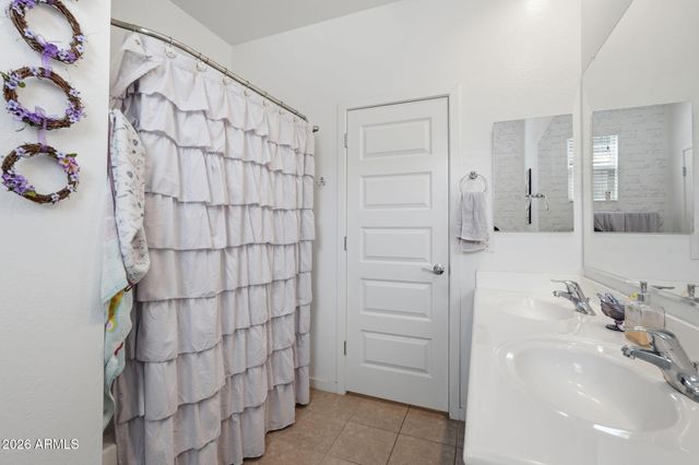 256 W CHASKA Trail, San Tan Valley, AZ 85140