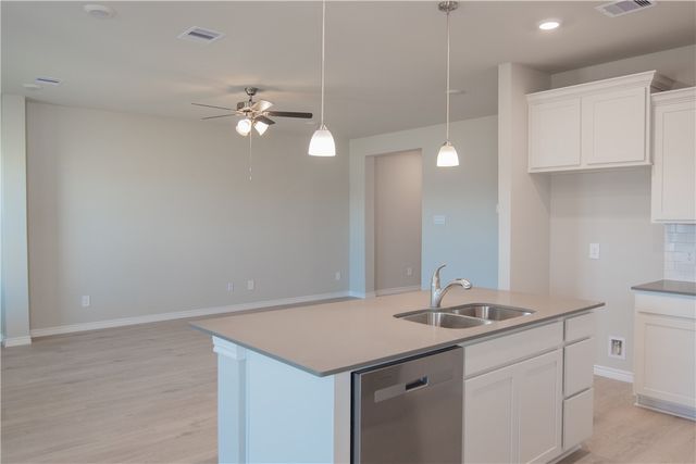 6117 Eldora Dr., College Station, TX 77845