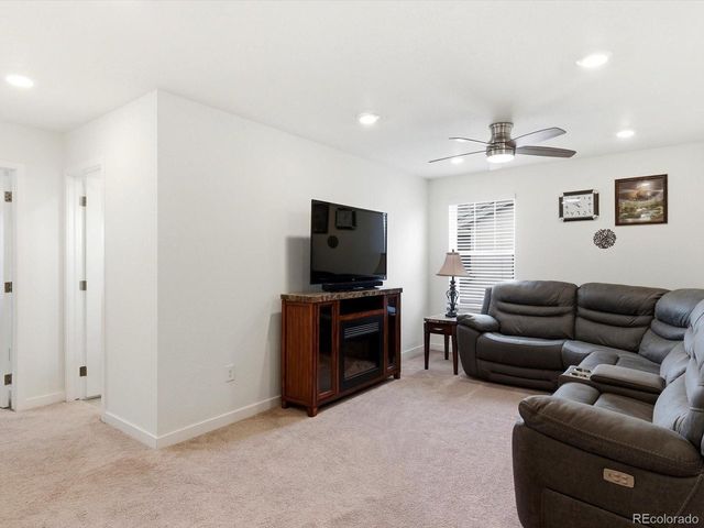 1006 S Eaton Park Ct, Aurora, CO 80018