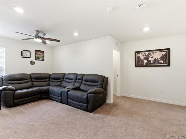 1006 S Eaton Park Ct, Aurora, CO 80018