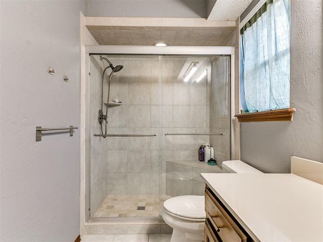 912 Stonehenge Drive, Edmond, OK 73034