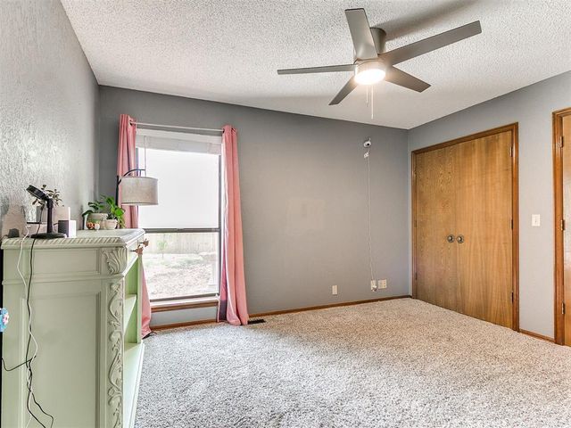 912 Stonehenge Drive, Edmond, OK 73034
