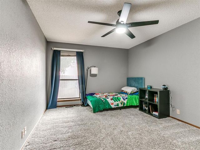 912 Stonehenge Drive, Edmond, OK 73034
