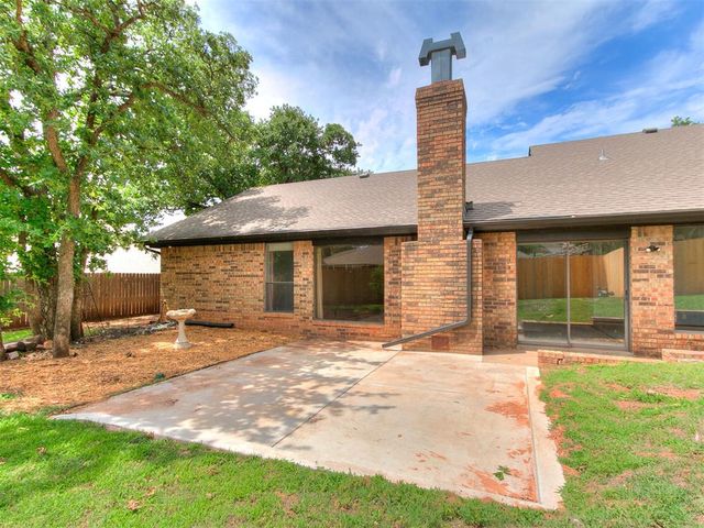 912 Stonehenge Drive, Edmond, OK 73034