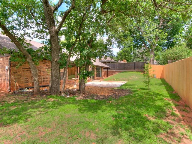 912 Stonehenge Drive, Edmond, OK 73034