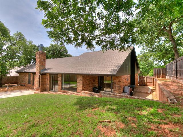 912 Stonehenge Drive, Edmond, OK 73034