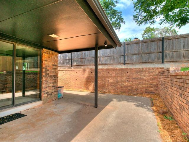 912 Stonehenge Drive, Edmond, OK 73034