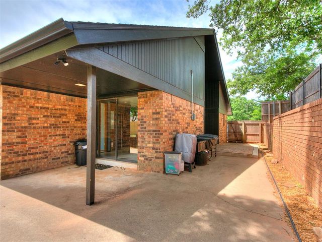 912 Stonehenge Drive, Edmond, OK 73034