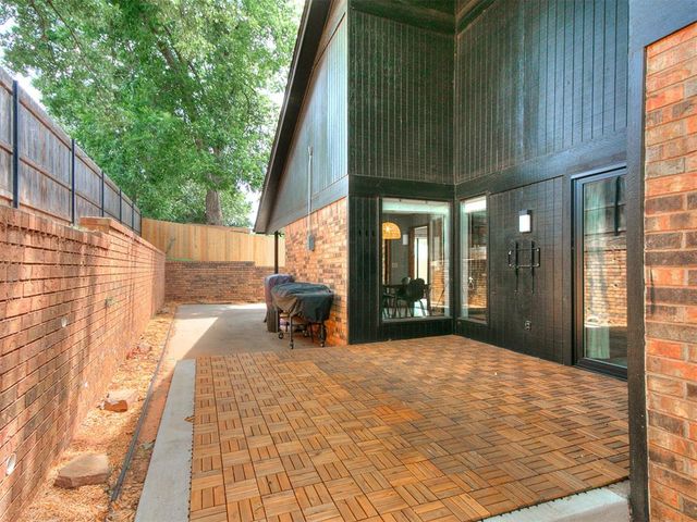 912 Stonehenge Drive, Edmond, OK 73034