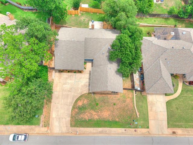 912 Stonehenge Drive, Edmond, OK 73034