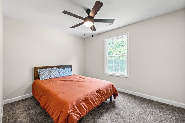 2265 Mockingbird Hill Rd, Palmyra, TN 37142