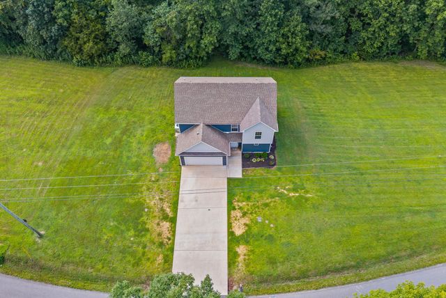 2265 Mockingbird Hill Rd, Palmyra, TN 37142
