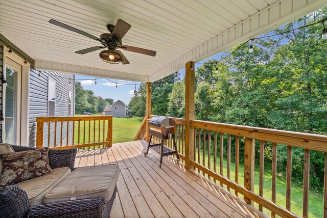 2265 Mockingbird Hill Rd, Palmyra, TN 37142