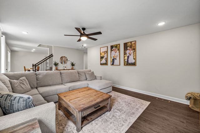 2265 Mockingbird Hill Rd, Palmyra, TN 37142