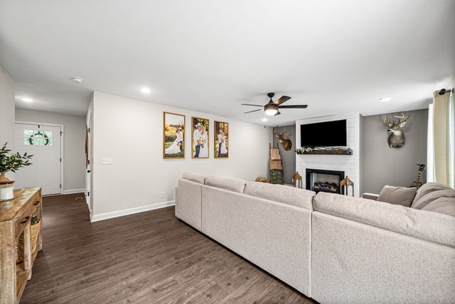 2265 Mockingbird Hill Rd, Palmyra, TN 37142