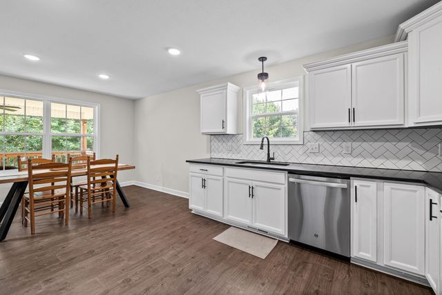 2265 Mockingbird Hill Rd, Palmyra, TN 37142