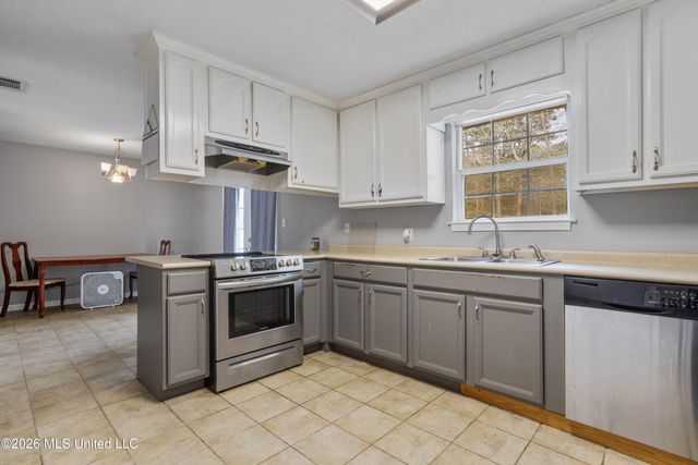 1128 Oak Street, Ocean Springs, MS 39564