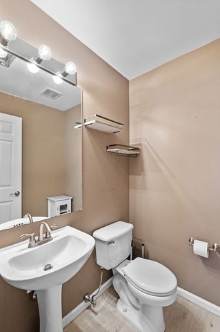 709 Gazebo Cir 709, Reading, MA 01867