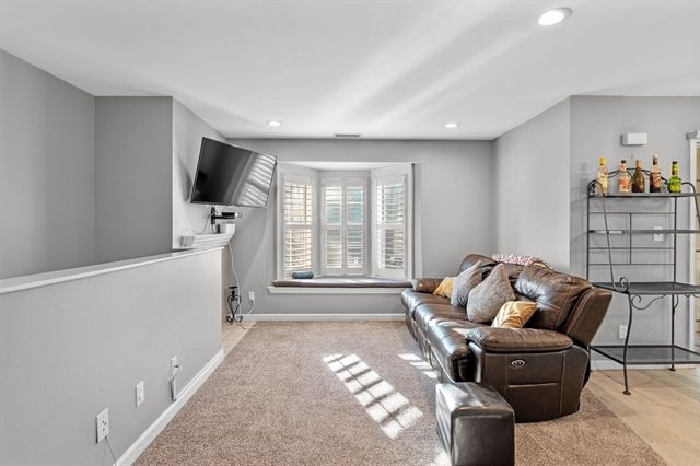 709 Gazebo Cir 709, Reading, MA 01867