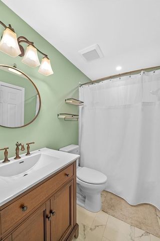 709 Gazebo Cir 709, Reading, MA 01867