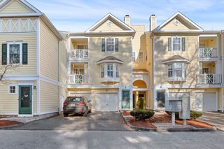 709 Gazebo Cir 709, Reading, MA 01867