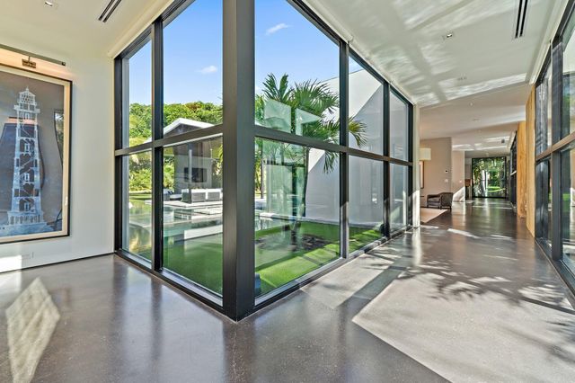 12 N Beach Road, Jupiter Island, FL 33455