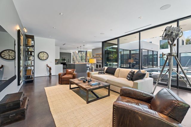 12 N Beach Road, Jupiter Island, FL 33455