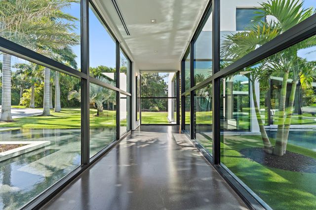 12 N Beach Road, Jupiter Island, FL 33455