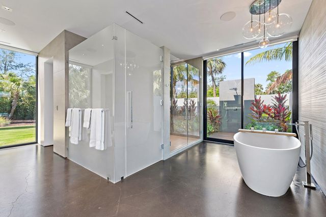 12 N Beach Road, Jupiter Island, FL 33455