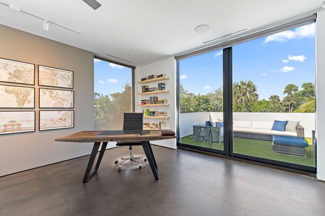 12 N Beach Road, Jupiter Island, FL 33455