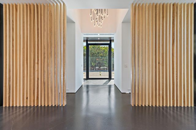 12 N Beach Road, Jupiter Island, FL 33455