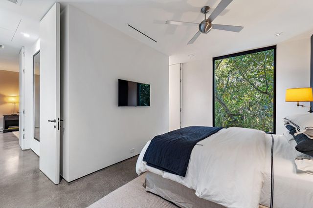 12 N Beach Road, Jupiter Island, FL 33455