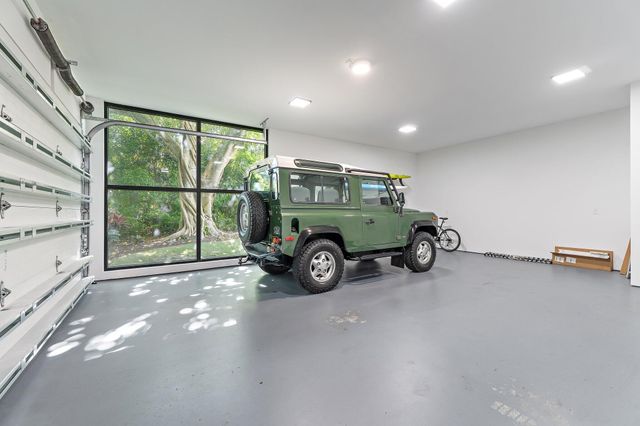 12 N Beach Road, Jupiter Island, FL 33455