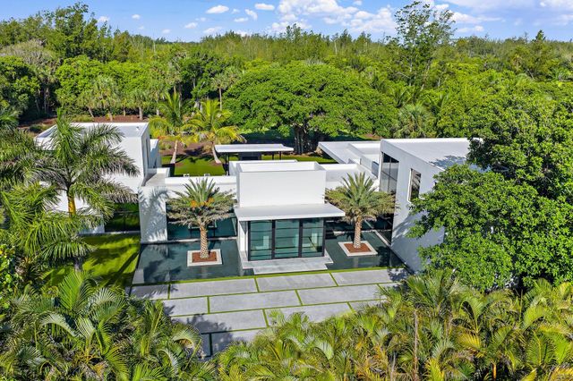 12 N Beach Road, Jupiter Island, FL 33455