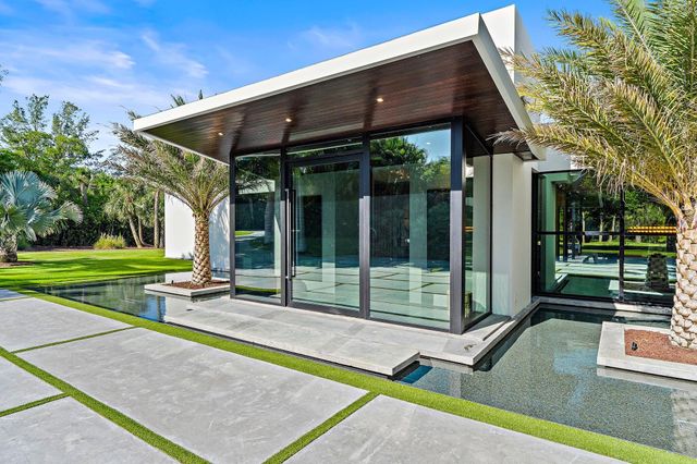 12 N Beach Road, Jupiter Island, FL 33455