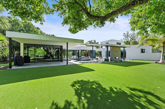 12 N Beach Road, Jupiter Island, FL 33455