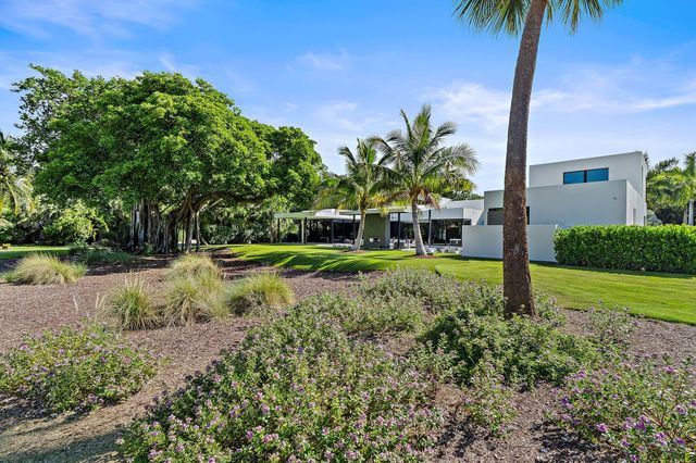 12 N Beach Road, Jupiter Island, FL 33455