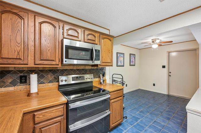 606 Prize Oaks DR, Cedar Park, TX 78613