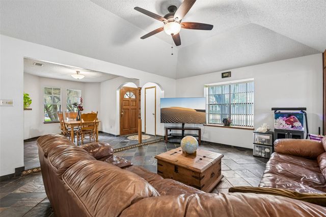 606 Prize Oaks DR, Cedar Park, TX 78613