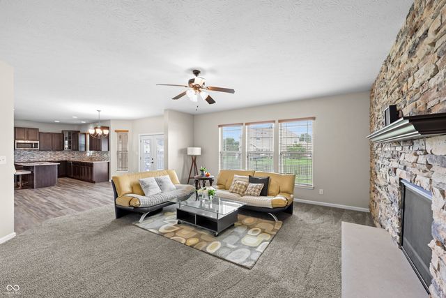 1628 Ballyganner Drive, Avon, IN 46123
