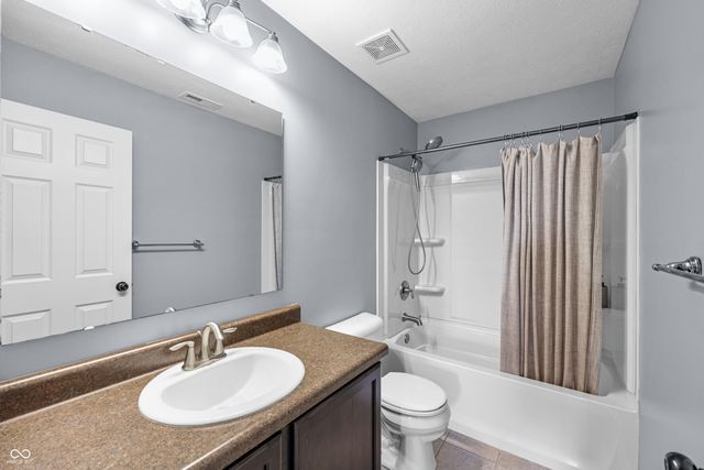 1628 Ballyganner Drive, Avon, IN 46123