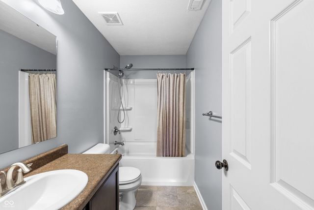 1628 Ballyganner Drive, Avon, IN 46123