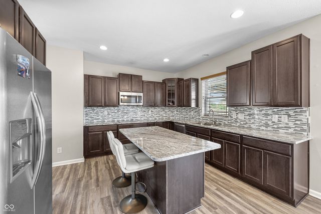 1628 Ballyganner Drive, Avon, IN 46123