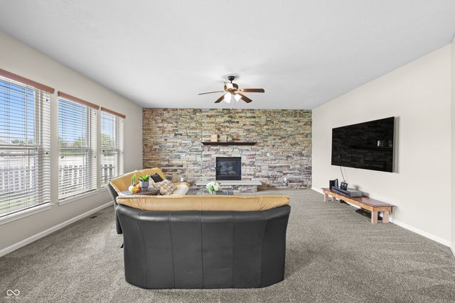 1628 Ballyganner Drive, Avon, IN 46123