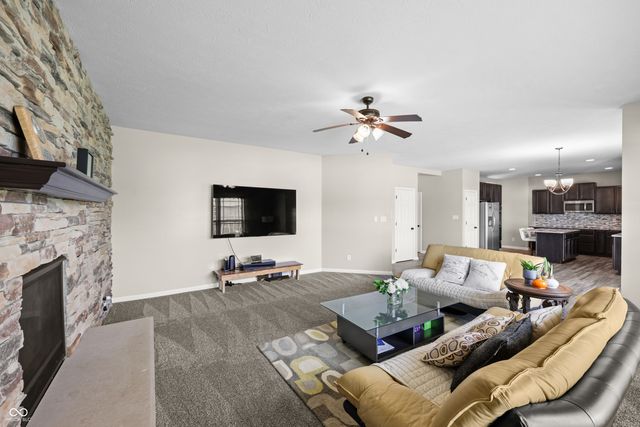 1628 Ballyganner Drive, Avon, IN 46123