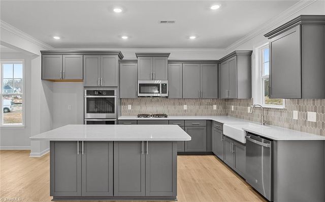 8605 Lemur Lane, Summerfield, NC 27358