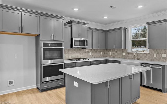 8605 Lemur Lane, Summerfield, NC 27358