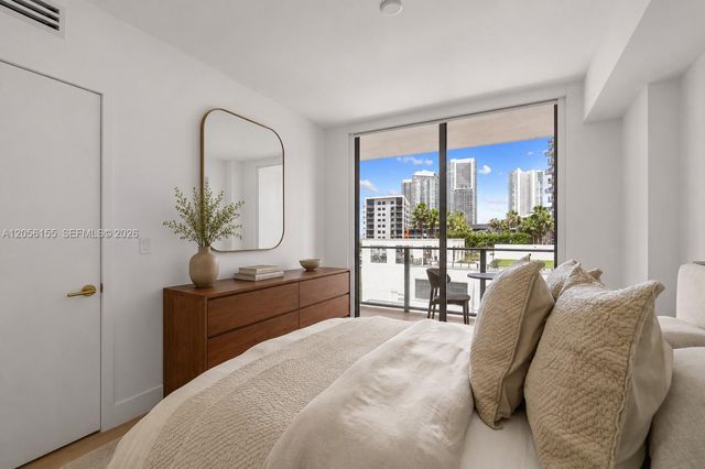 90 NE 32nd St 806, Miami, FL 33127
