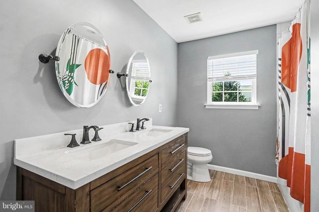 195 MARTEL CIR, Dillsburg, PA 17019