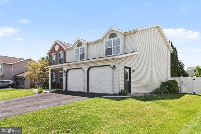 195 MARTEL CIR, Dillsburg, PA 17019